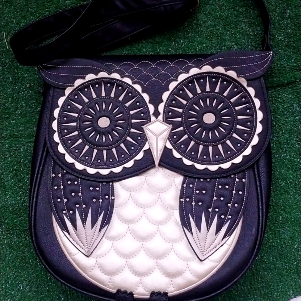 Loungefly Owl bag!  An amazing bag! Never used.